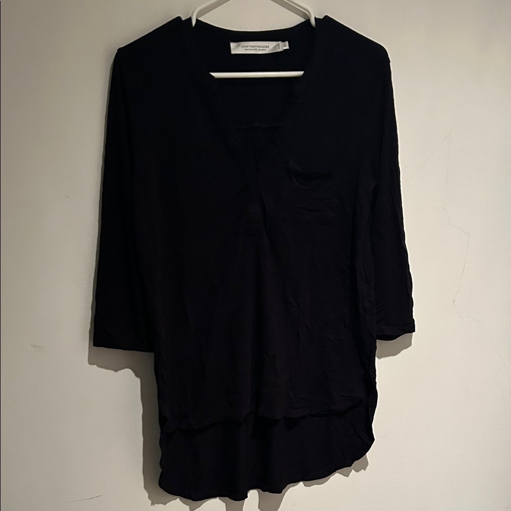 ⭐️ 4/$20 Black V-Neck Women's Top